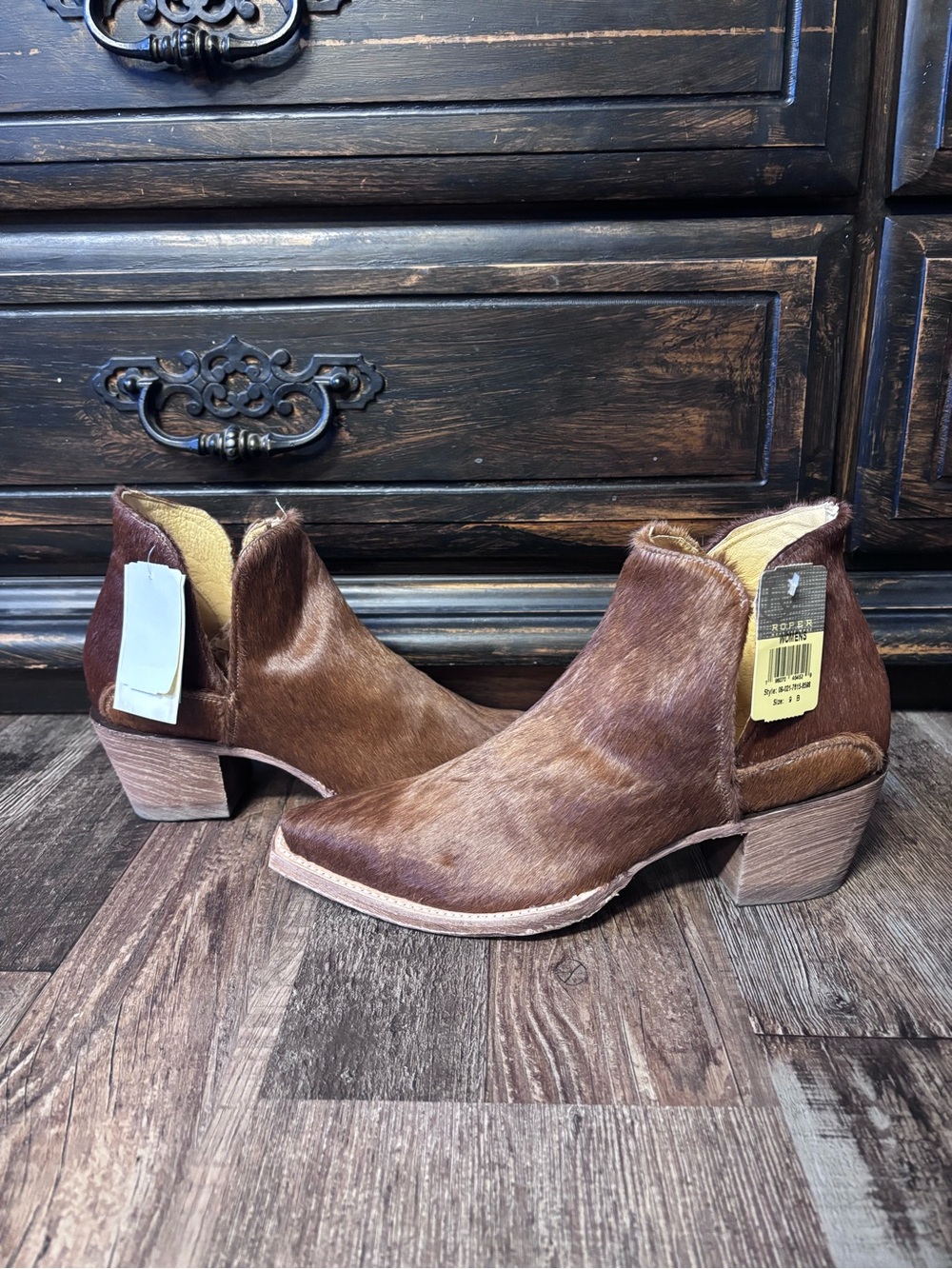 Women’s Roper Booties - Picture 2 of 5